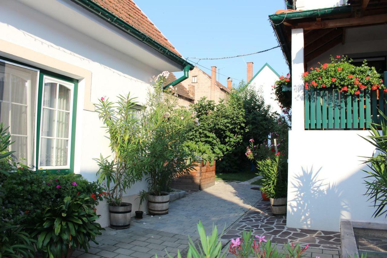 Blumengassl * Mörbisch am See